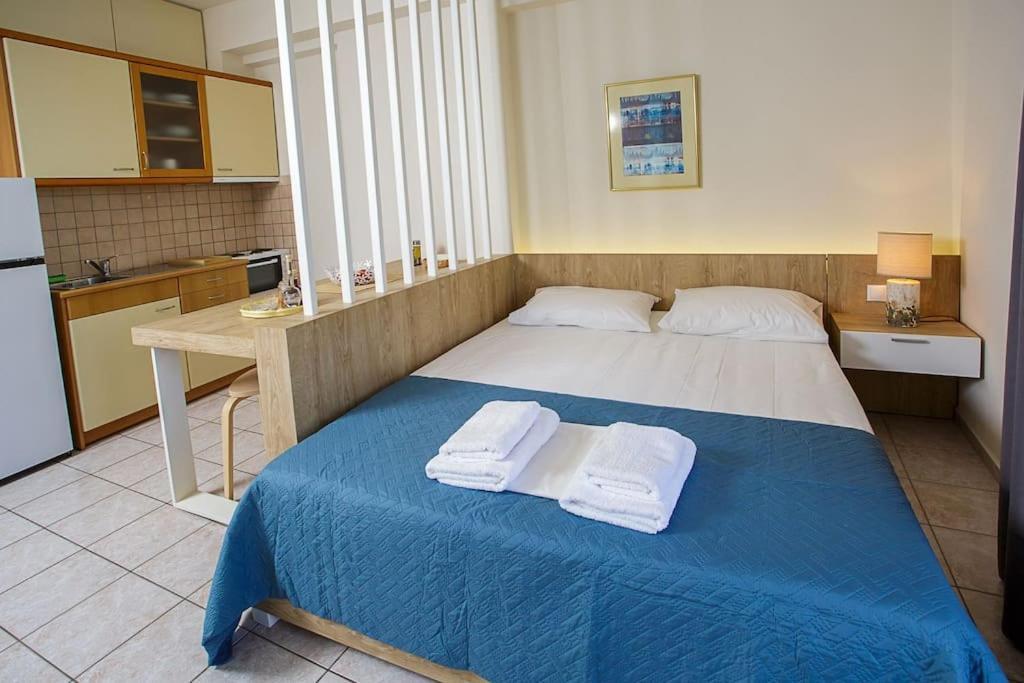 Piranthou Studios & Apartments Heraklion  Bagian luar foto