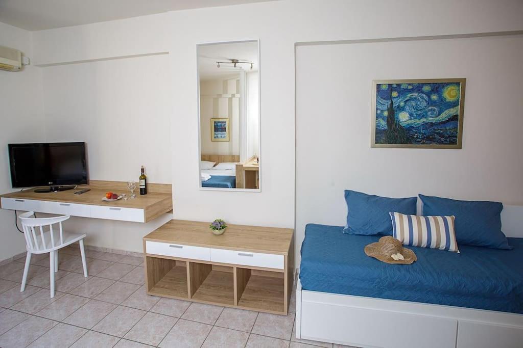 Piranthou Studios & Apartments Heraklion  Bagian luar foto