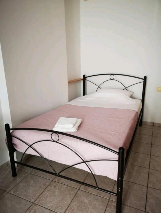 Piranthou Studios & Apartments Heraklion  Bagian luar foto